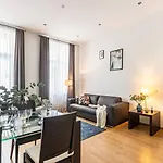 Place Of Grace - 50 Meters From Dancing House Διαμέρισμα *