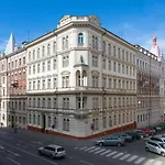 Place Of Grace - 50 Meters From Dancing House