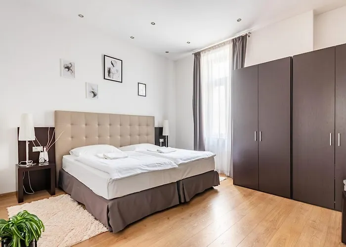 Apartman Place Of Grace - 50 Meters From Dancing House Prága
