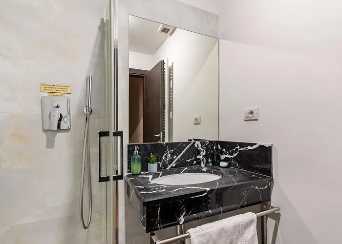 Apartman Place Of Grace - 50 Meters From Dancing House *
