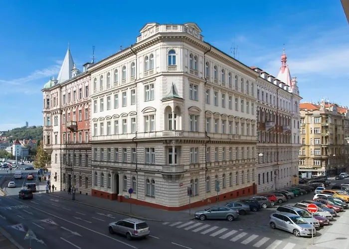 Place Of Grace - 50 Meters From Dancing House