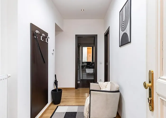 Place Of Grace - 50 Meters From Dancing House *