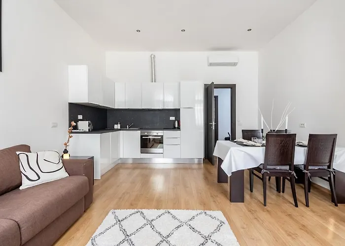 Place Of Grace - 50 Meters From Dancing House Apartman