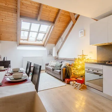 Place Of Grace - 50 Meters From Dancing House Apartment Prague