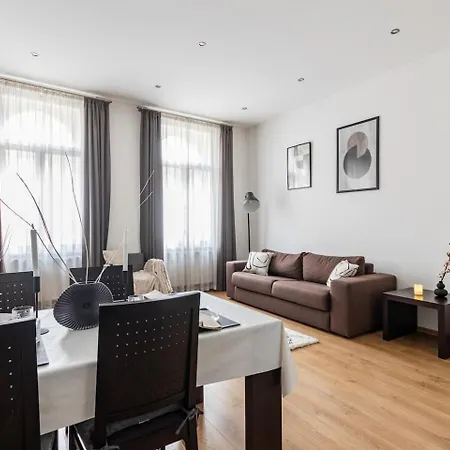 Place Of Grace - 50 Meters From Dancing House Apartment *
