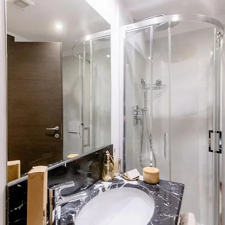 Apartment Place Of Grace - 50 Meters From Dancing House