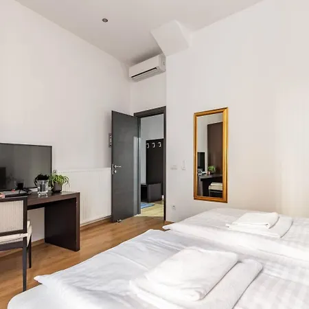 Place Of Grace - 50 Meters From Dancing House Apartment Prague