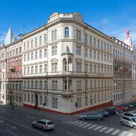 Place Of Grace - 50 Meters From Dancing House