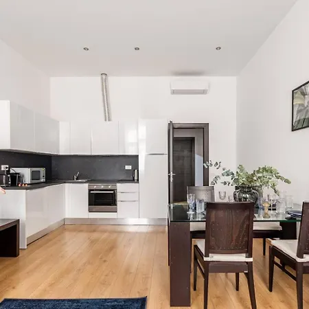 Place Of Grace - 50 Meters From Dancing House Apartment Prague