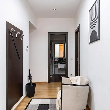 Place Of Grace - 50 Meters From Dancing House *