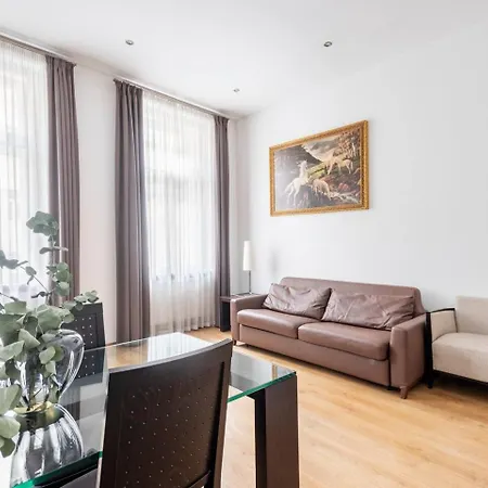 Apartment Place Of Grace - 50 Meters From Dancing House