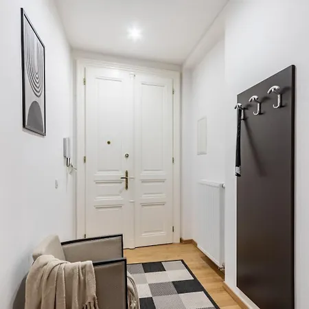 Appartamento Place Of Grace - 50 Meters From Dancing House Praga