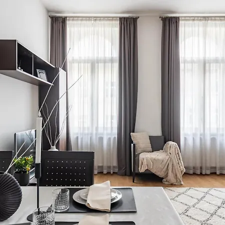Place Of Grace - 50 Meters From Dancing House *